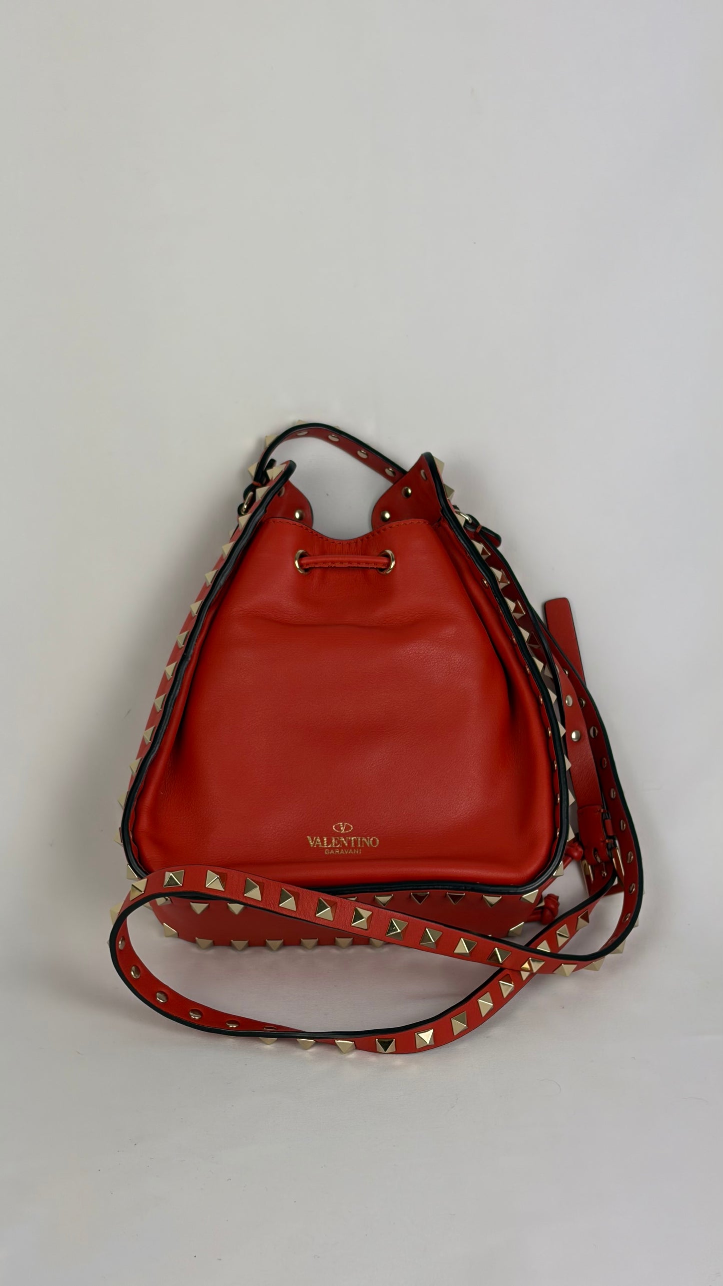 Valentino Garavani Rockstud Small Leather Bucket Bag - orange