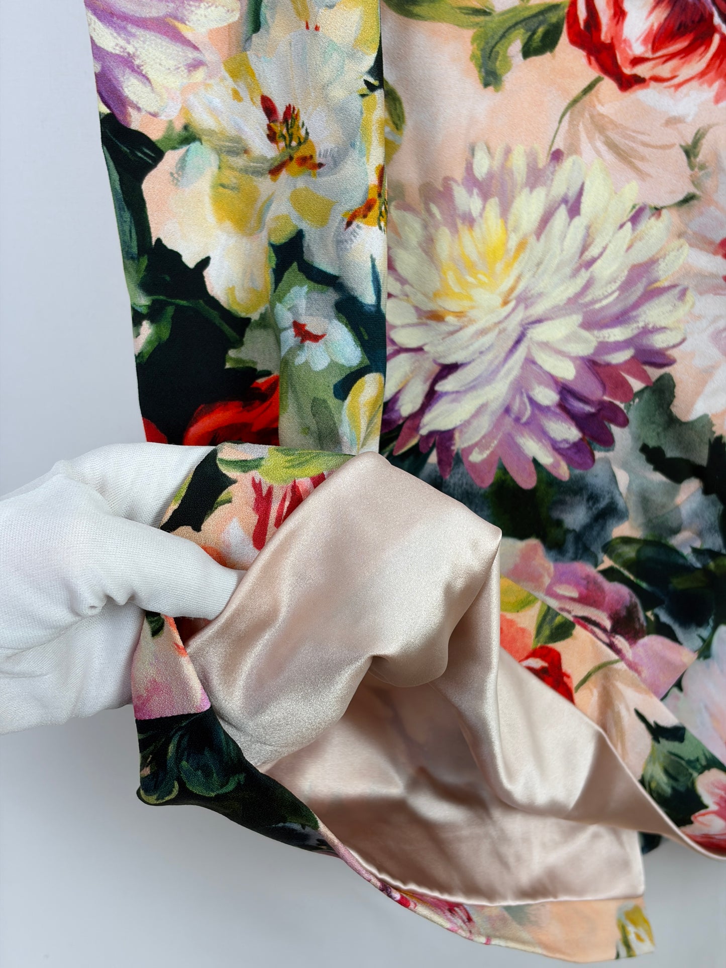 Dolce & Gabbana Silk Floral Print Pencil Skirt - 50 IT