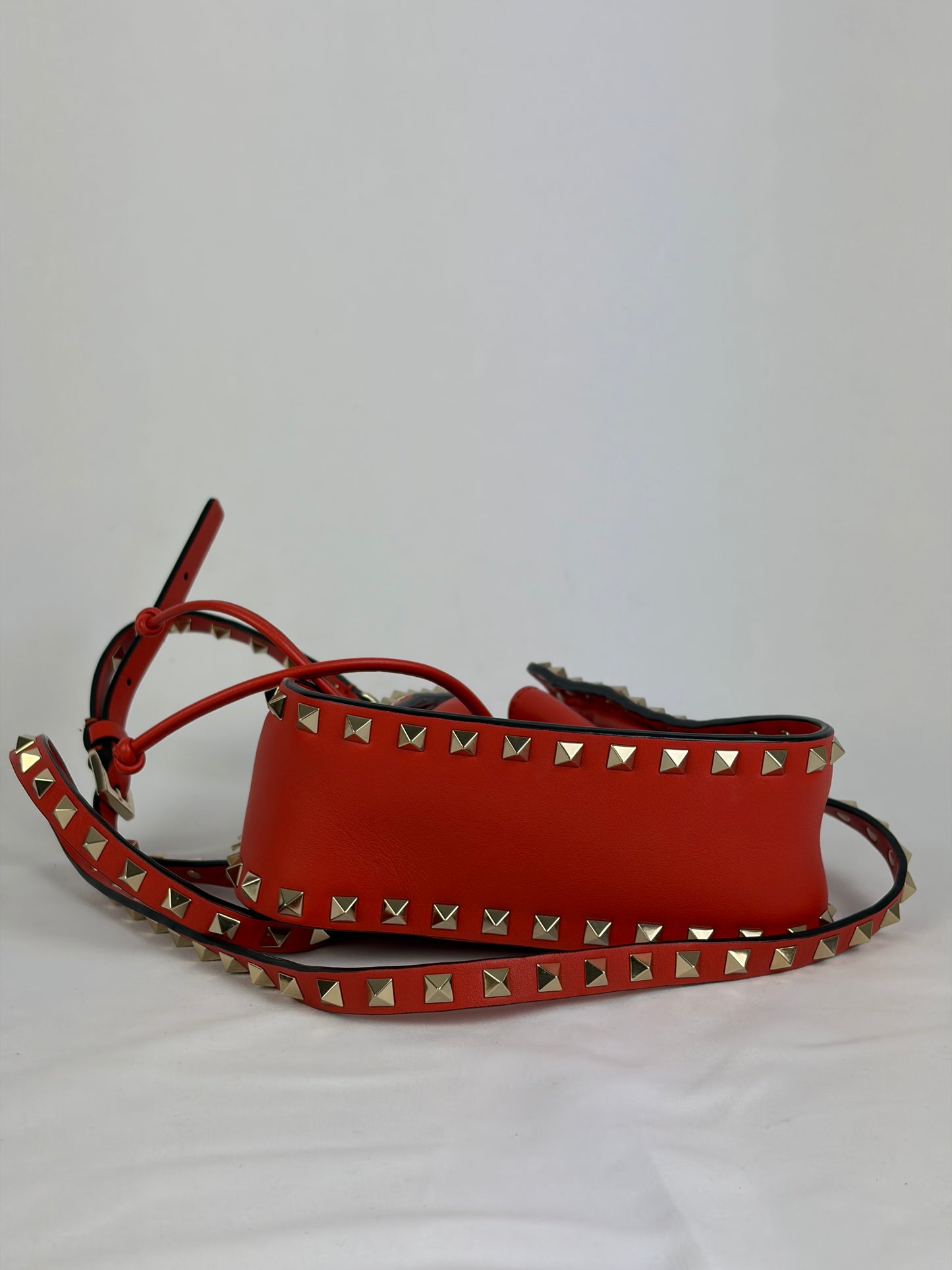 Valentino Garavani Rockstud Small Leather Bucket Bag - orange