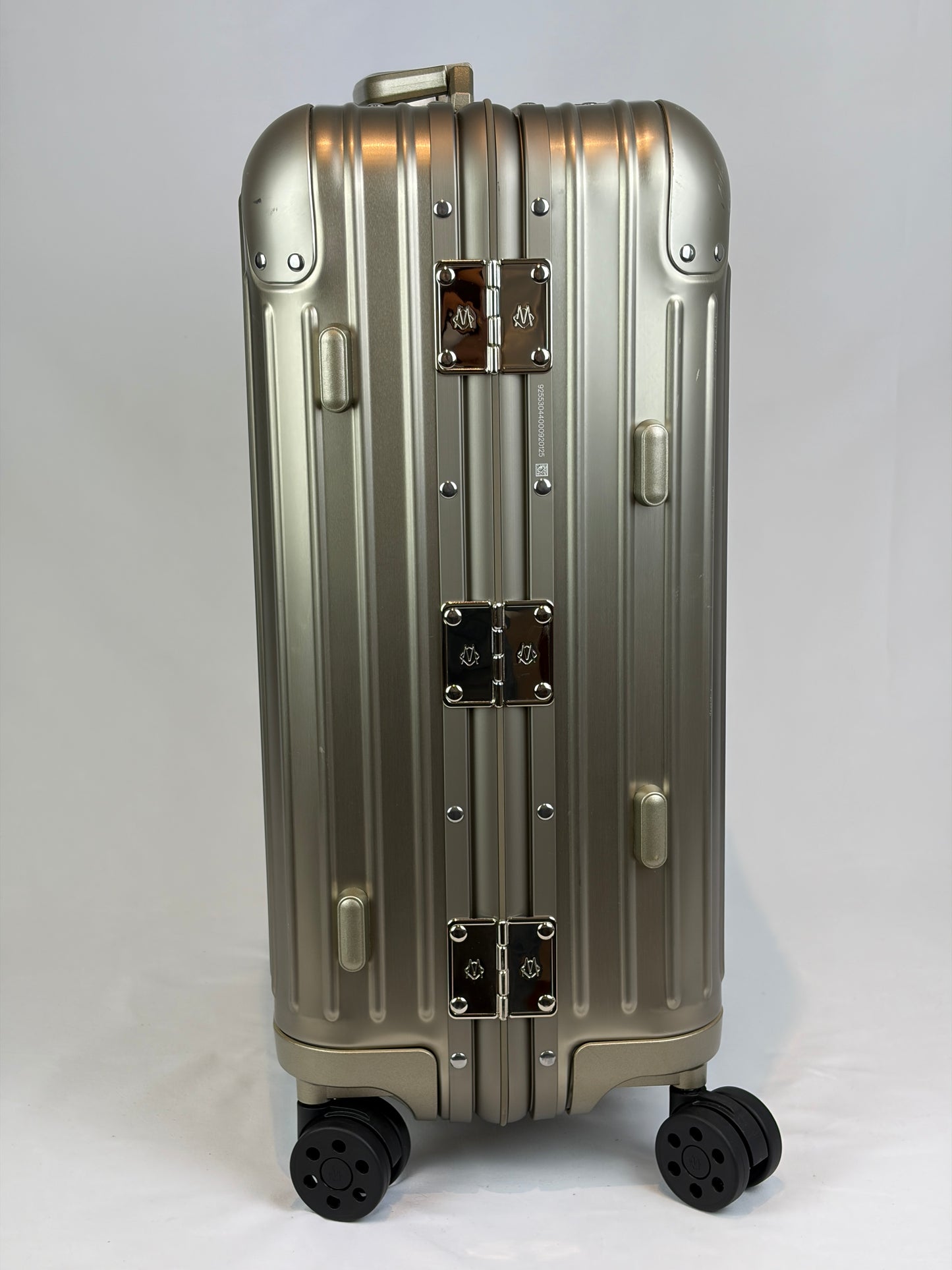 Rimowa Classic Cabin Suitcase in Champagne