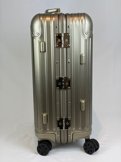 Rimowa Classic Cabin Suitcase in Champagne