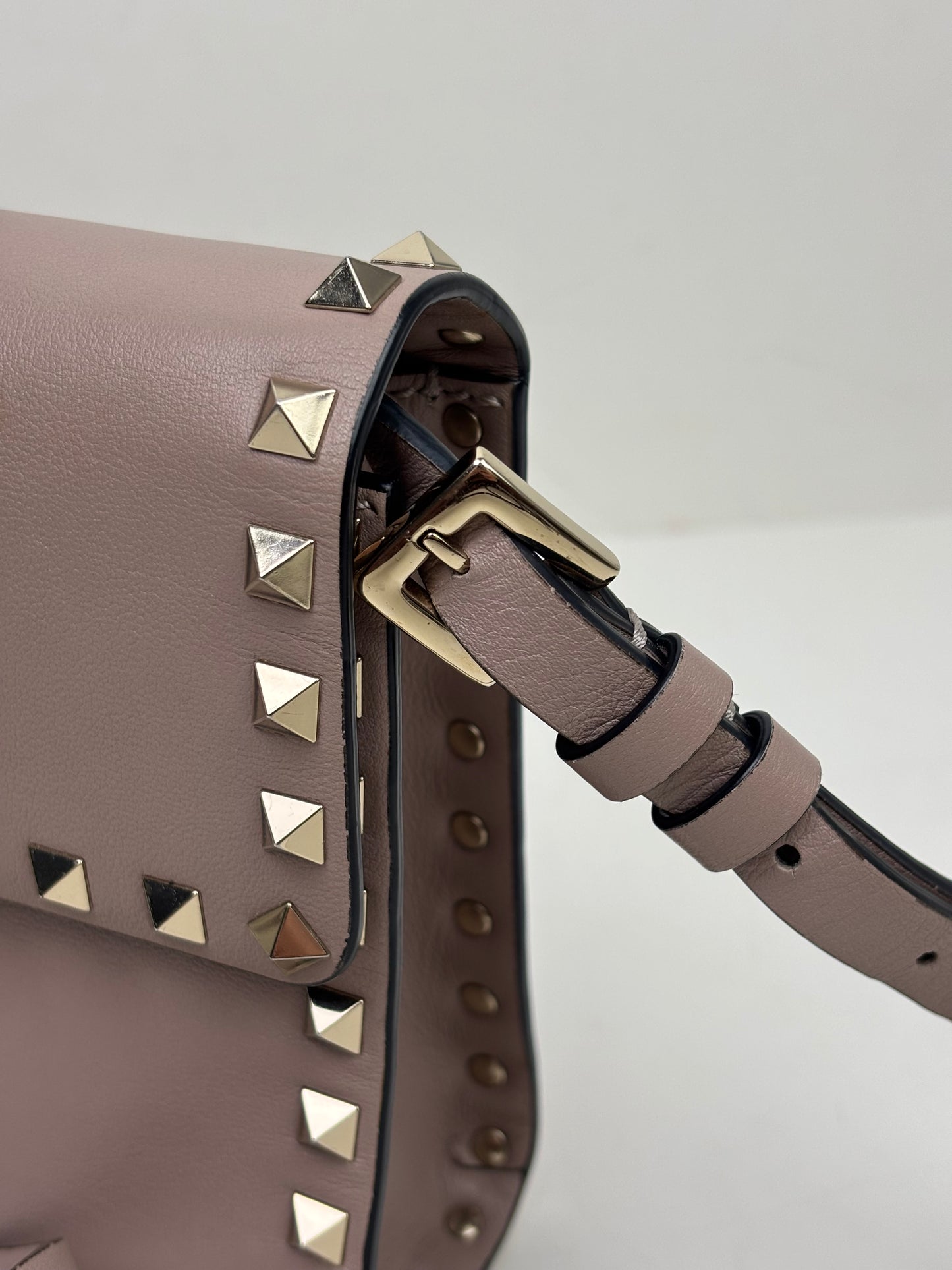 Valentino Garavani Rockstud Medium Crossbody Bag in Poudre Leather