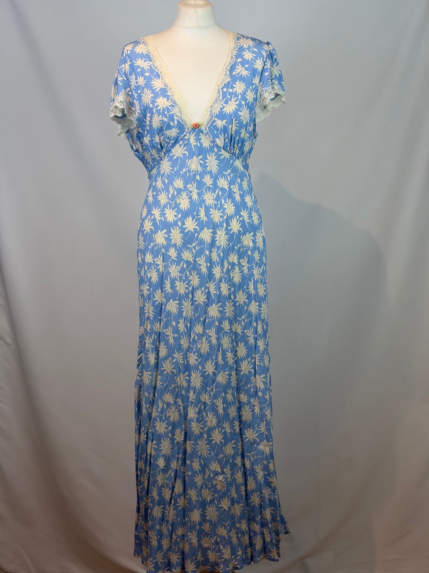 RIXO Blue Daisy Print Lace Trim Maxi Dress — XL / UK 16