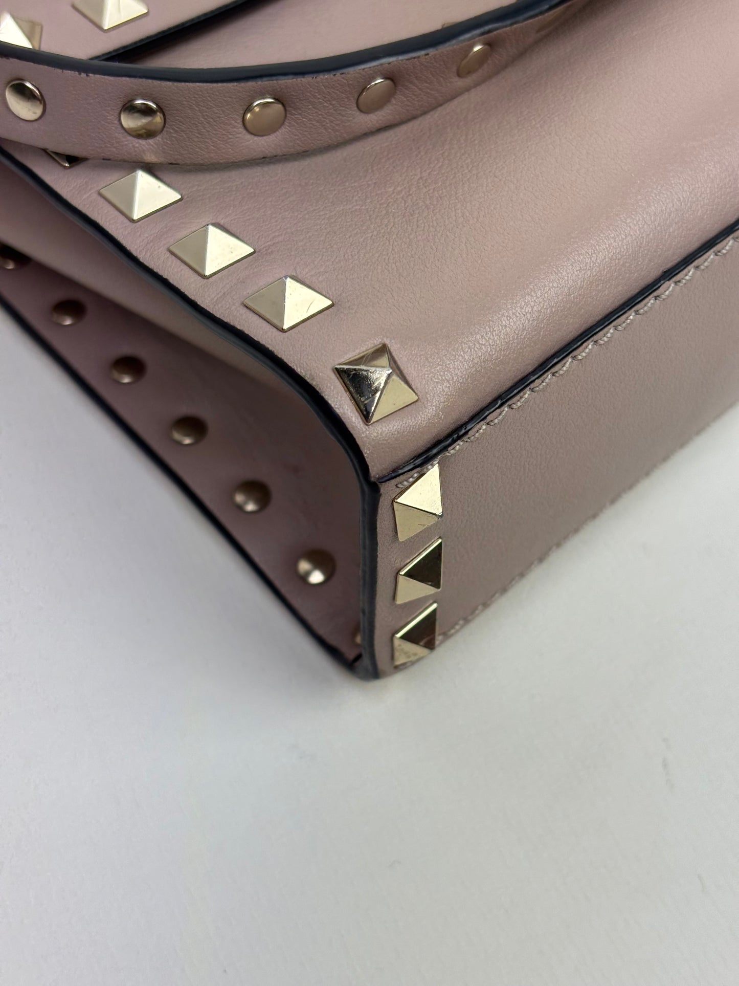 Valentino Garavani Rockstud Medium Crossbody Bag in Poudre Leather