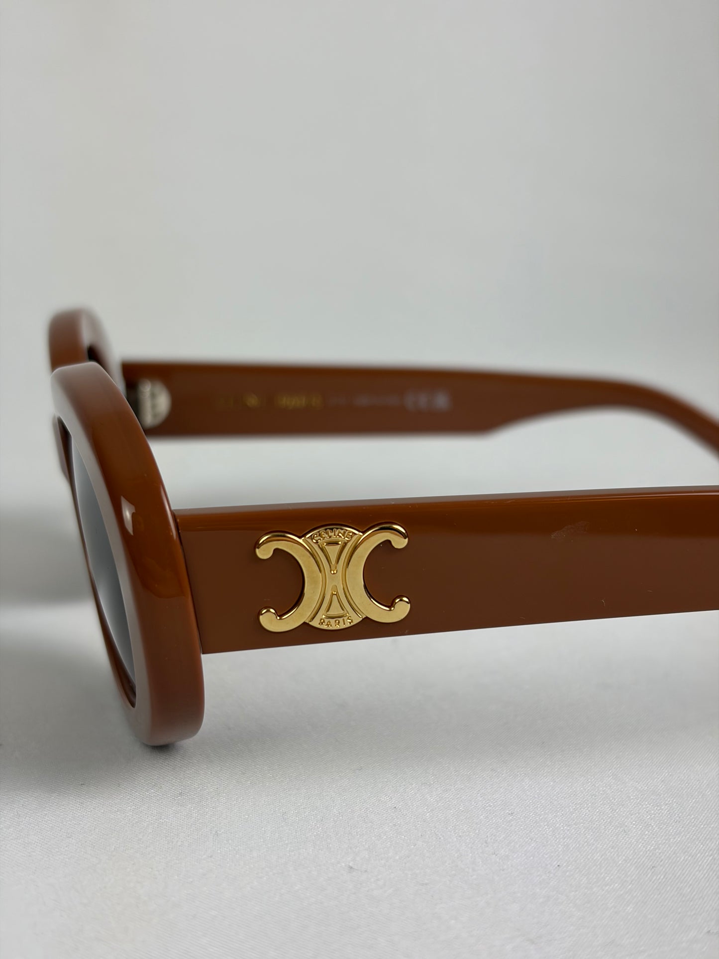 CELINE Triomphe CL40194U Oval Acetate Sunglasses - Brown