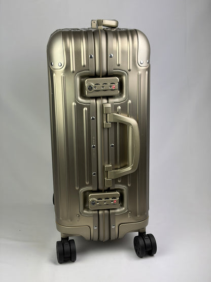Rimowa Classic Cabin Suitcase in Champagne