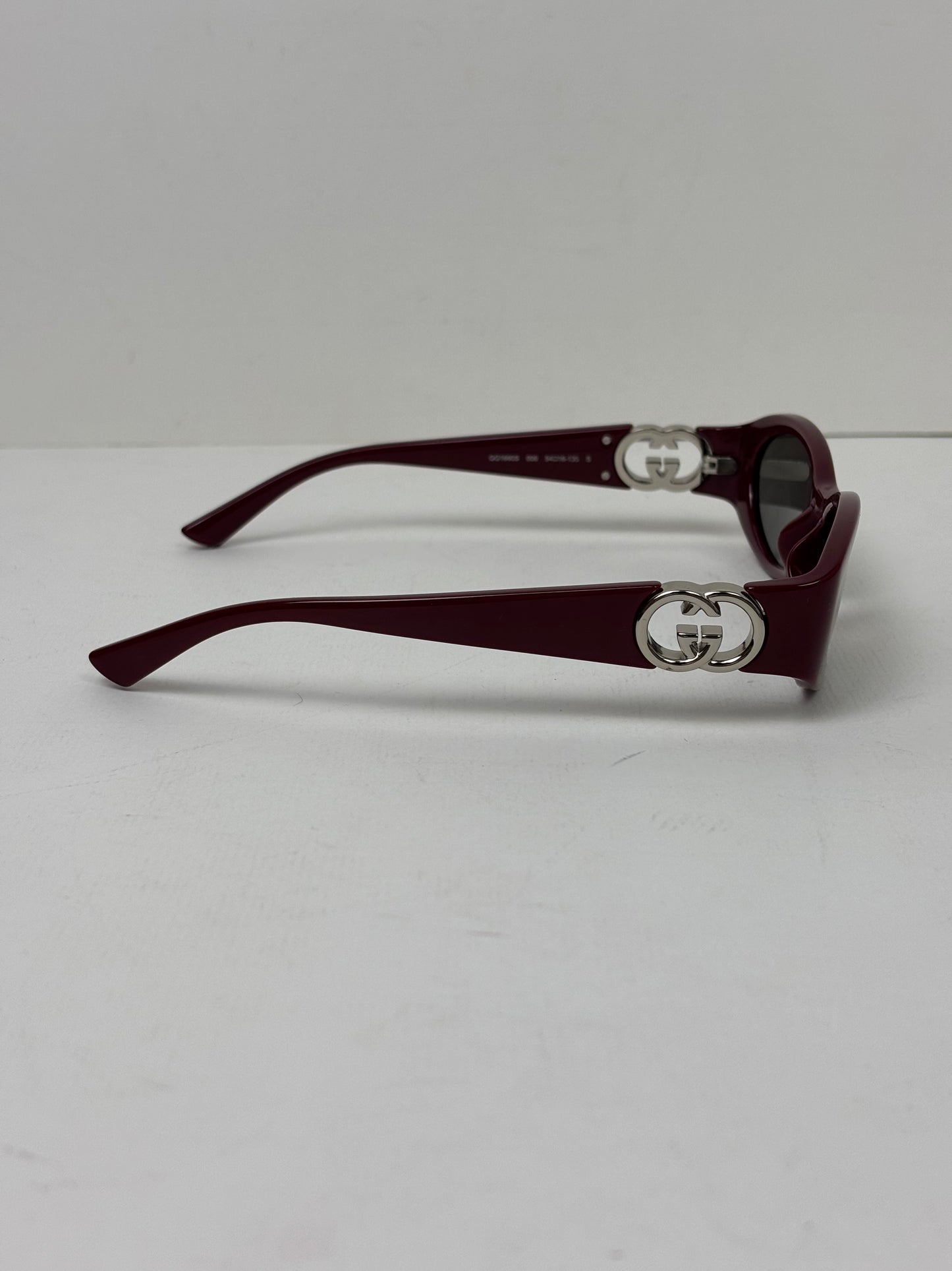 Gucci Oval Interlocking G Sunglasses Burgundy Acetate