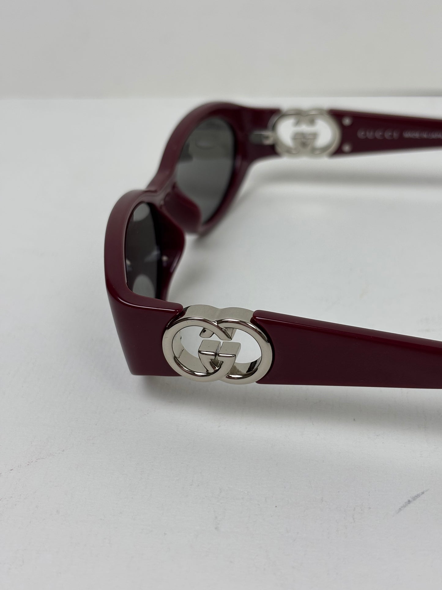 Gucci Oval Interlocking G Sunglasses Burgundy Acetate