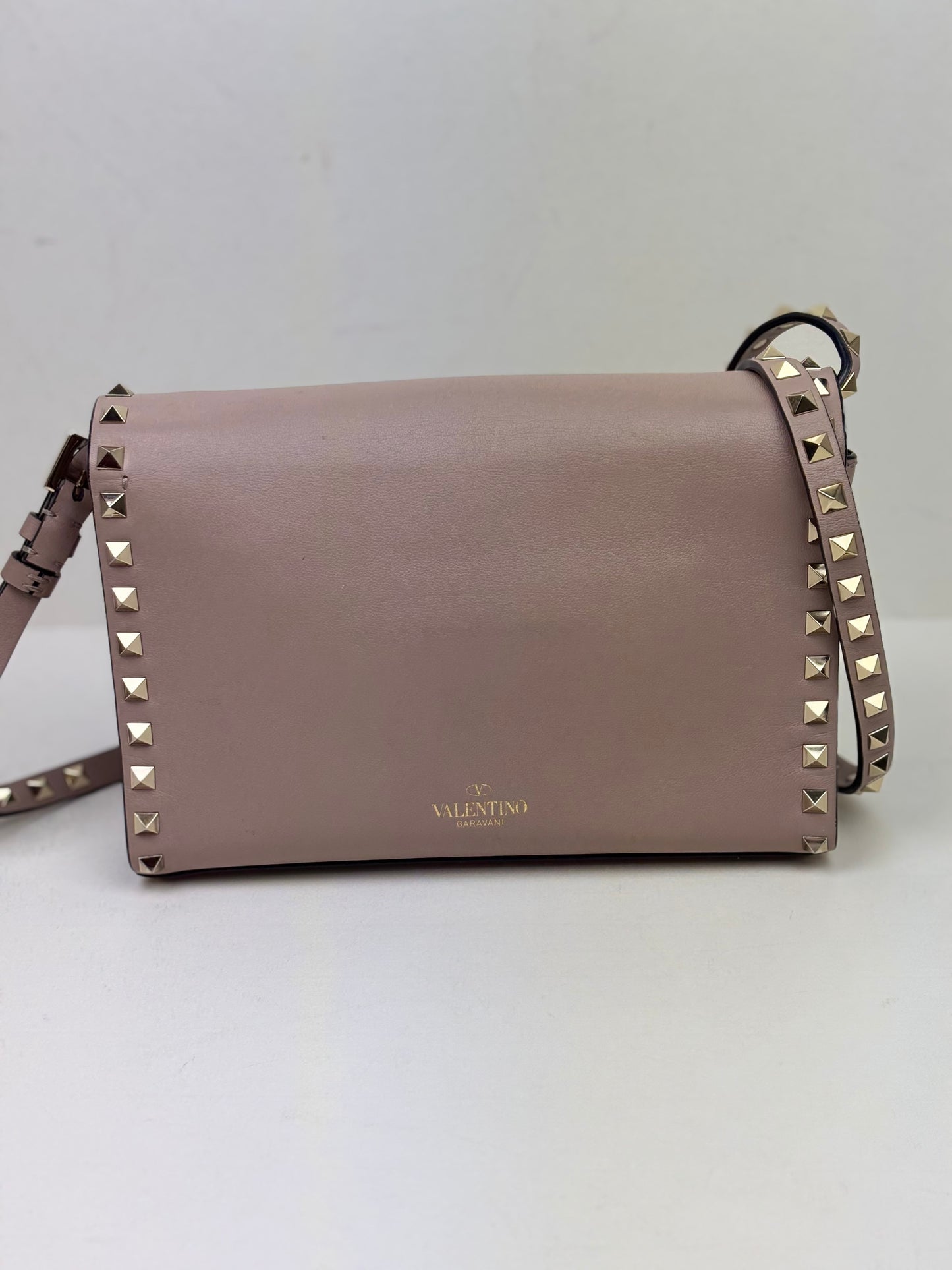 Valentino Garavani Rockstud Medium Crossbody Bag in Poudre Leather