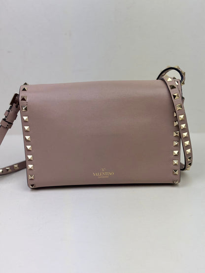 Valentino Garavani Rockstud Medium Crossbody Bag in Poudre Leather