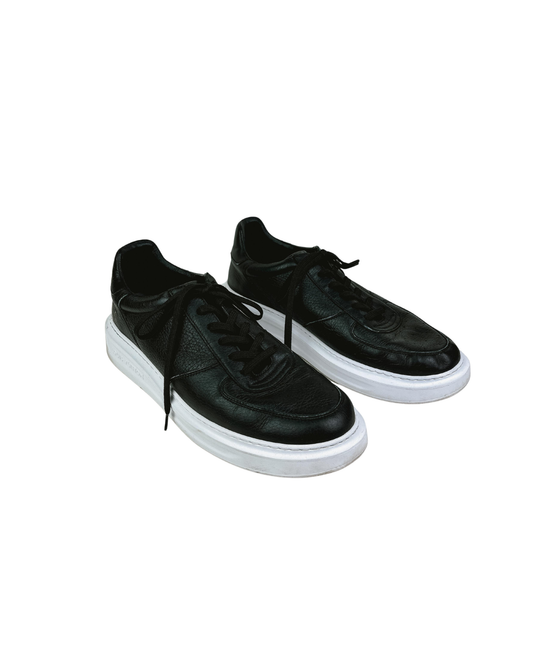 Menswear - Louis Vuitton black trainers - 8.5 UK