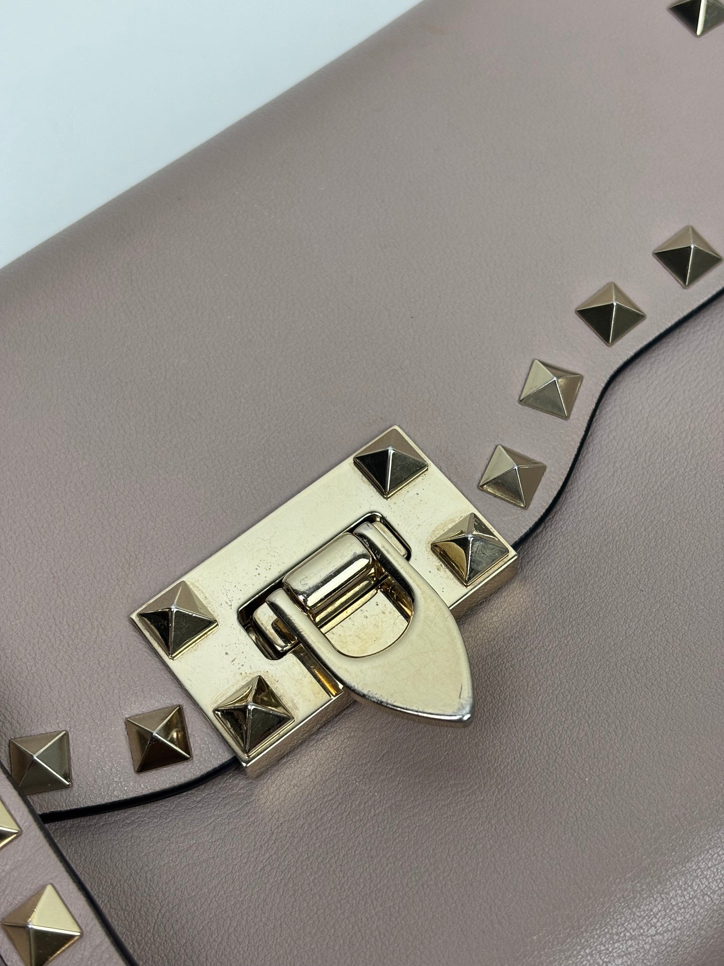 Valentino Garavani Rockstud Medium Crossbody Bag in Poudre Leather