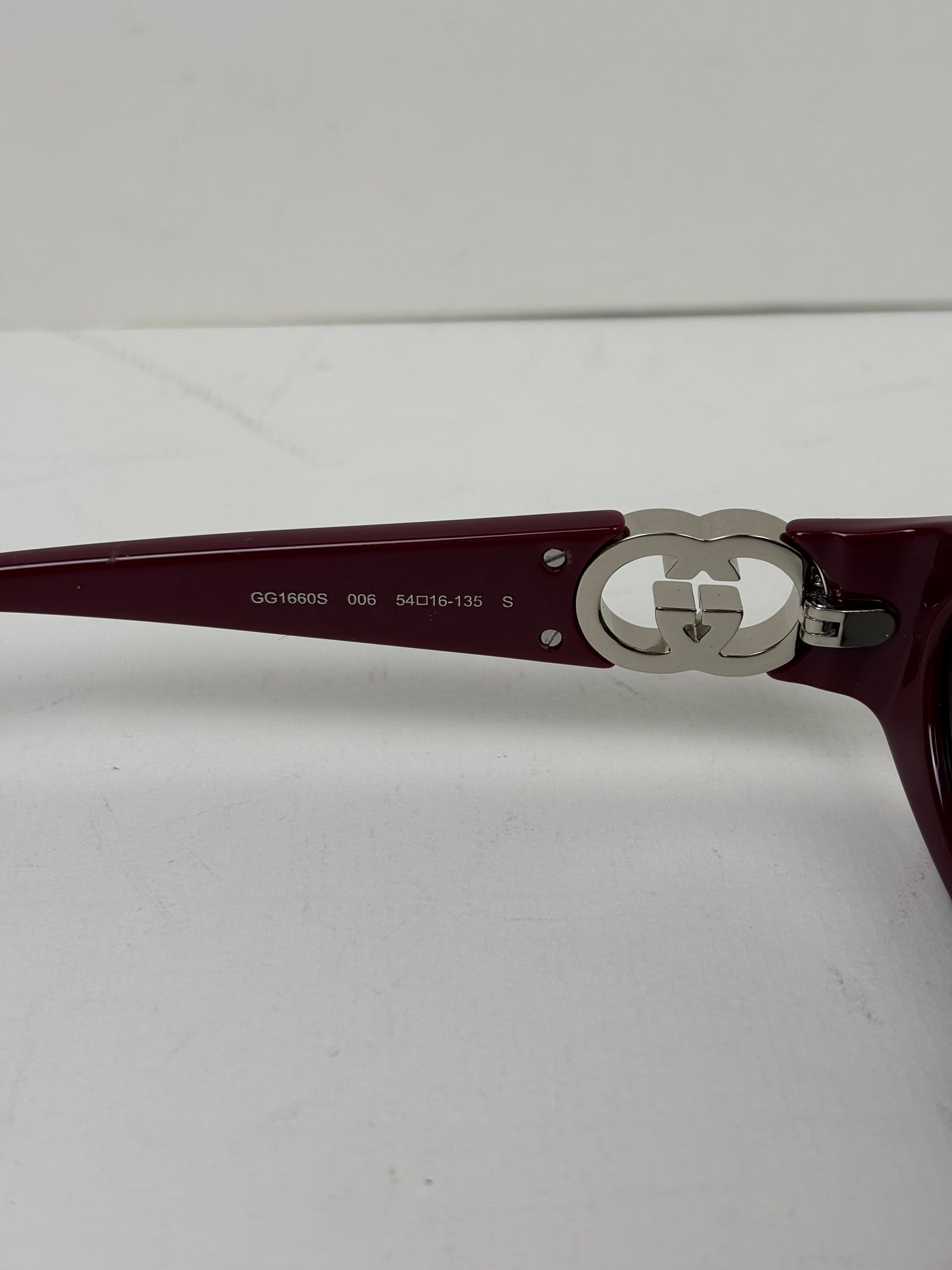 Gucci Oval Interlocking G Sunglasses Burgundy Acetate