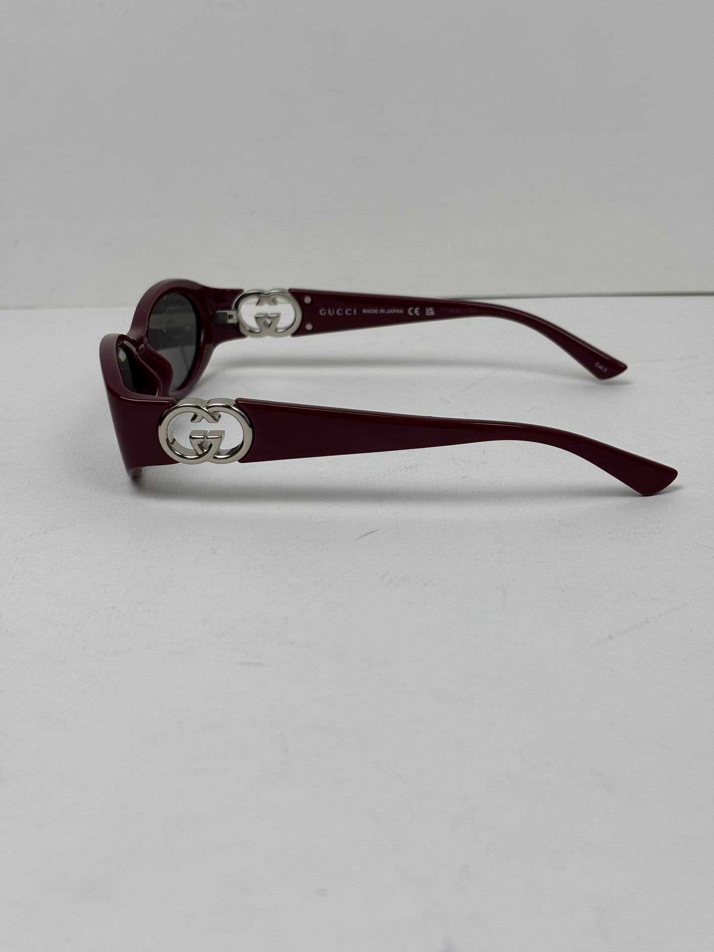 Gucci Oval Interlocking G Sunglasses Burgundy Acetate