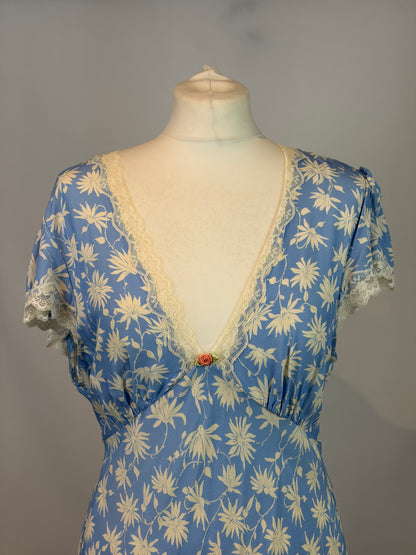 RIXO Blue Daisy Print Lace Trim Maxi Dress — XL / UK 16