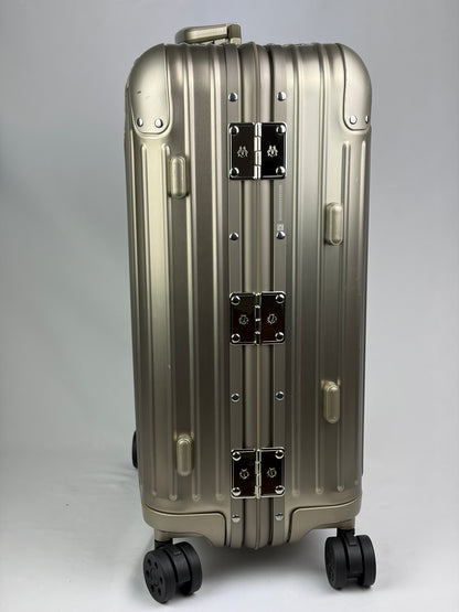 Rimowa Classic Cabin Suitcase in Champagne