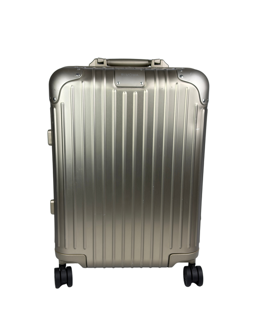 Rimowa Classic Cabin Suitcase in Champagne