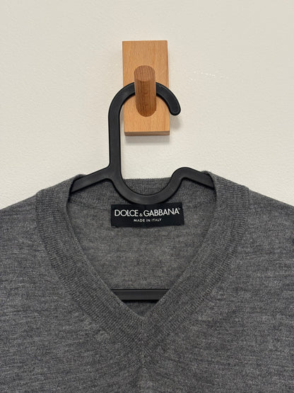 MENSWEAR - Dolce & Gabbana grey v-neck jumper - M