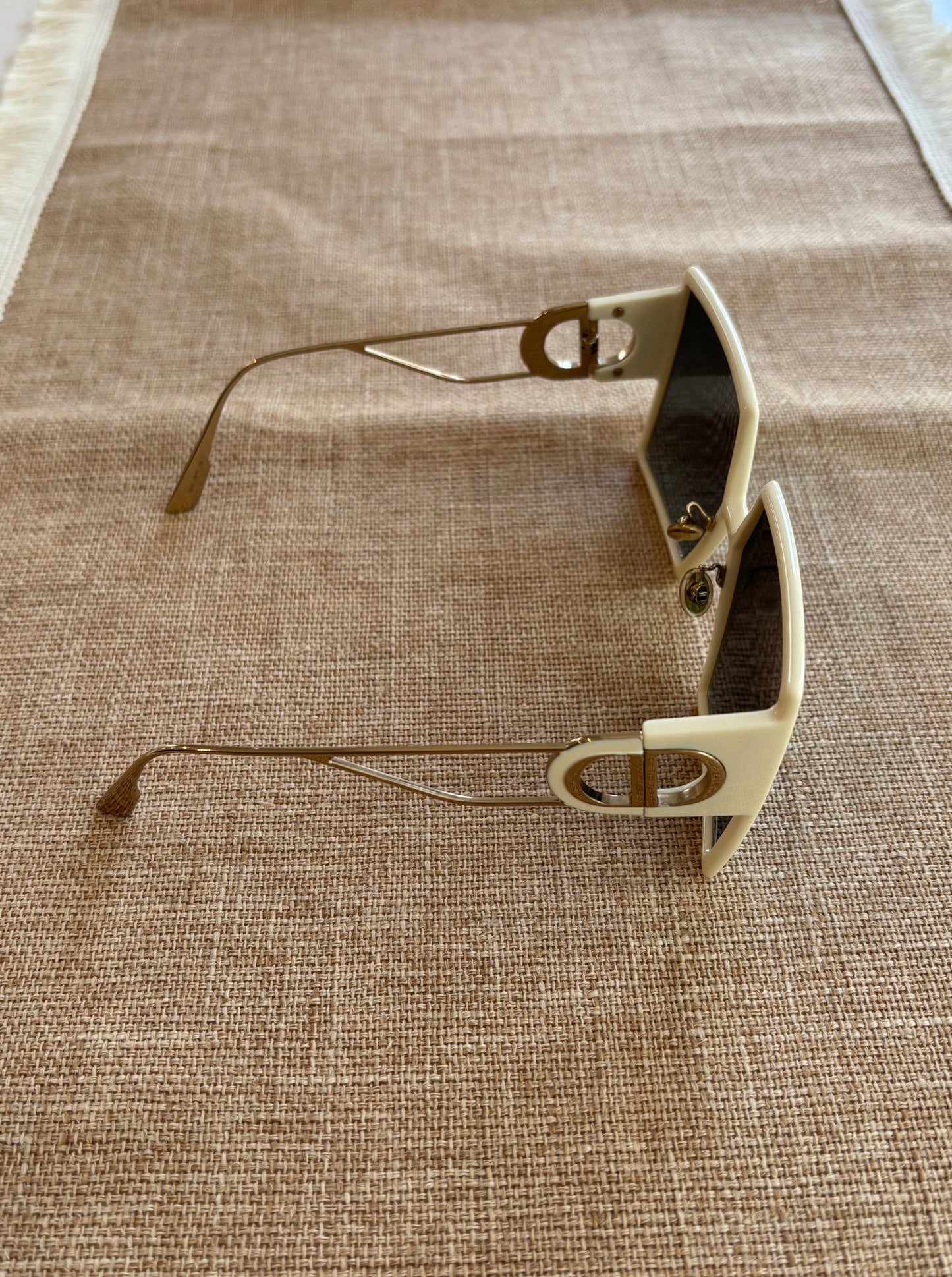 Dior 30 Montaigne sunglasses