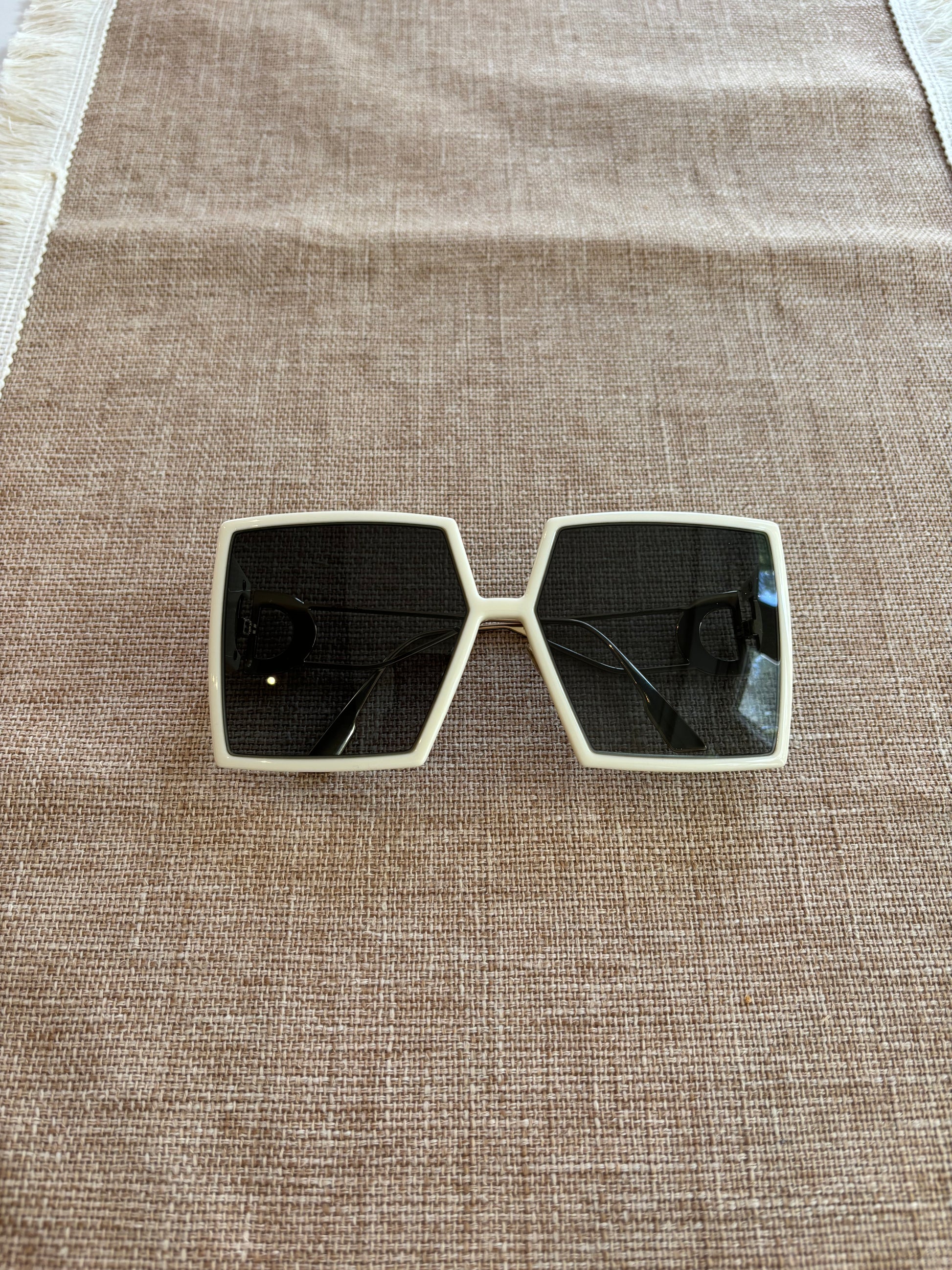 dior-30-montaigne-sunglasses