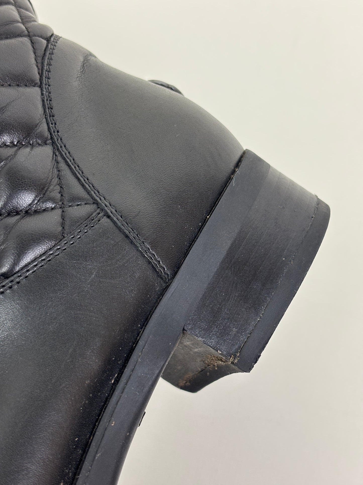 Moncler quilted leather boots - 5 UK