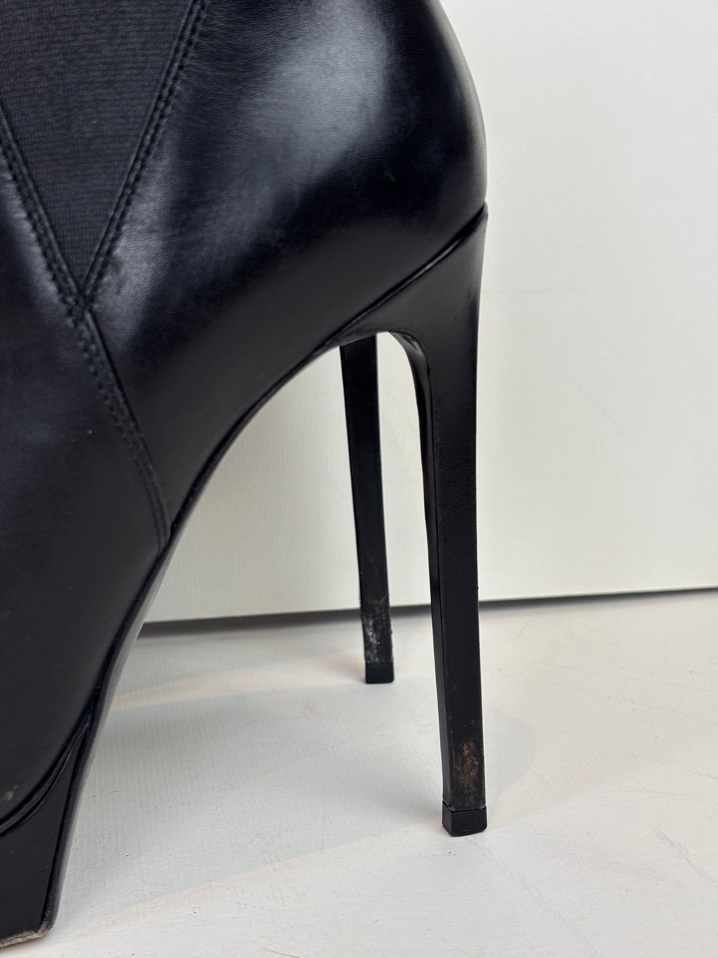 Saint Laurent black ankle boots - 6 UK