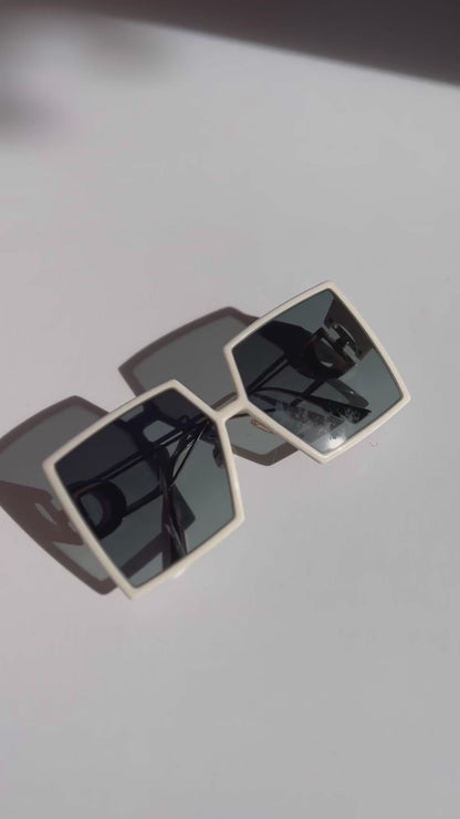 Dior 30 Montaigne sunglasses